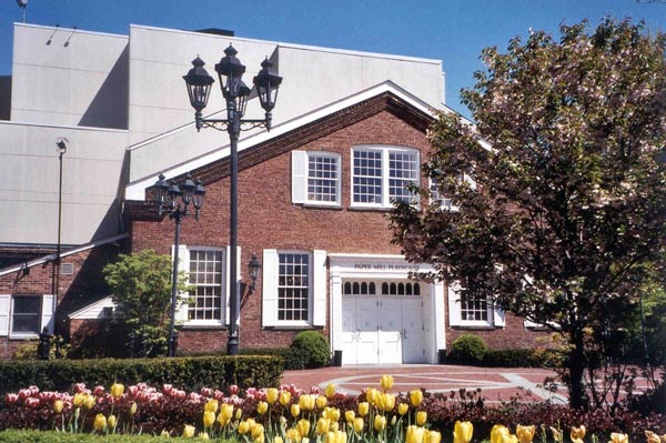 Paper Mill Playhouse Wins The 2016 Regional Theatre Tony Award