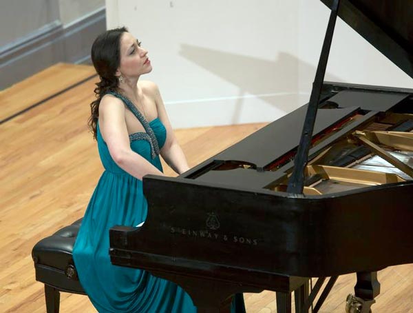 Puffin Presents Pianist Karine Poghosyan’s “Folk Inspirations” On October 9