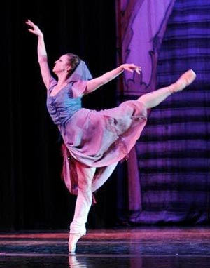 Roxey Ballet Performs &#39;Cinderella&#39; May 6-7
