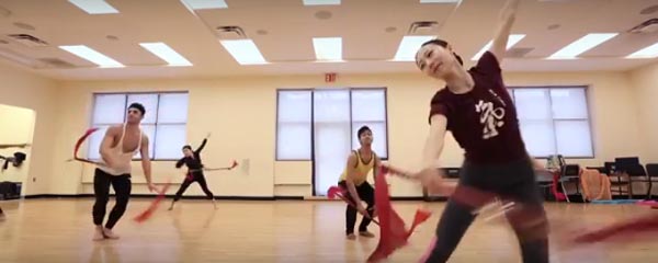  Nai-Ni Chen Dance Company Celebrates the Year of the Rooster