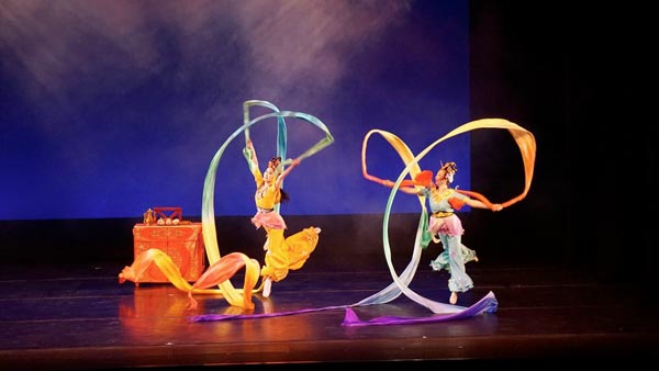 Inside Nai-Ni Chen Dance Company&#39;s &#34;Year Of The Rooster&#34;at NJPAC