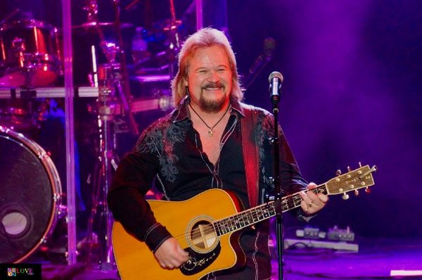 “I’m a Fan Now!” Travis Tritt LIVE! at the Strand Lakewood