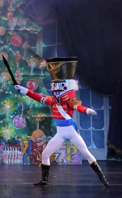 State Theatre presents The Nutcracker performed by American Repertory Ballet With a live orchestra and choir
