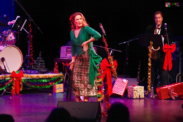 Ana Gasteyer&#39;s &#34;Holiday Tipple&#34; LIVE! at the Grunin Center