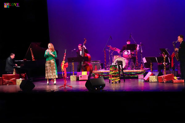 Ana Gasteyer&#39;s &#34;Holiday Tipple&#34; LIVE! at the Grunin Center