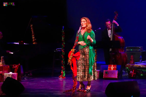 Ana Gasteyer&#39;s &#34;Holiday Tipple&#34; LIVE! at the Grunin Center