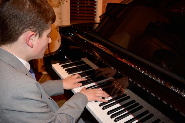 Kids On Keys & Dueling Pianos To Promote Autism Awareness