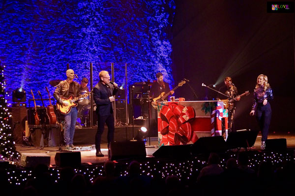 Phil Vassar and Kellie Pickler’s “A Christmas Tour” LIVE! at New Brunswick’s State Theatre