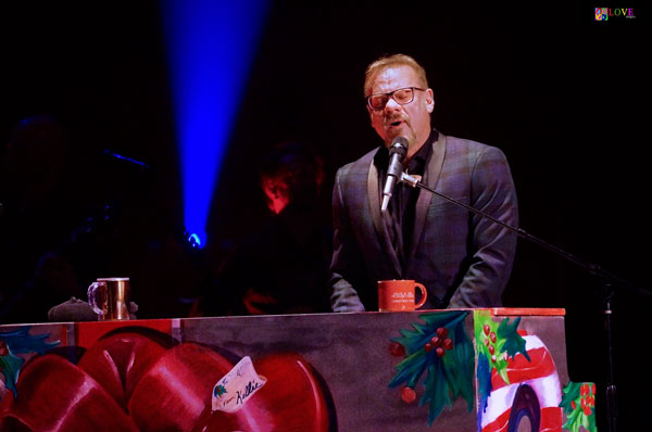 Phil Vassar and Kellie Pickler’s “A Christmas Tour” LIVE! at New Brunswick’s State Theatre