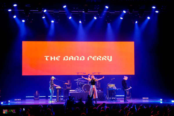 &#34;Turning Over a New Leaf&#34; - The Band Perry LIVE! at the Hard Rock Hotel and Casino