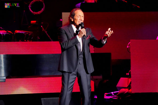 &#34;A Giant Among Giants!&#34; Paul Anka Sings Sinatra LIVE! at MPAC