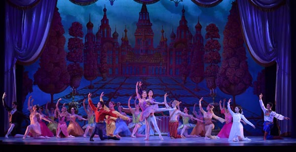 El cascanueces del ballet de Nueva Jersey es un rico y delicioso deleite, el rey ratón y todo