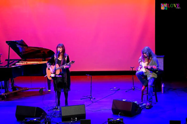 &#34;She Really Touches Your Heart&#34; Karla Bonoff LIVE! at APAC