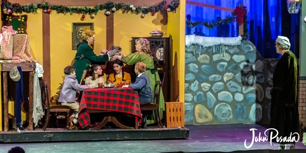 PHOTOS from &#34;A Christmas Carol&#34; at Music Mountain Theatre