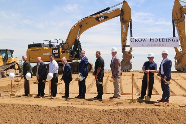 El alcalde Reiman se une a Crow Holdings para iniciar la construcción de un desarrollo comercial de 1,2 millones de pies cuadrados