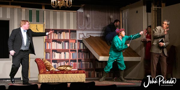 ΦΩΤΟΓΡΑΦΙΕΣ από το The Play That Goes Wrong στο Little Theatre στο Dover