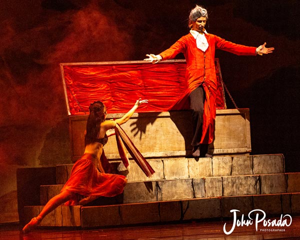 PHOTOS from &#34;Dracula&#34; by The Atlantic City Ballet at The Strand