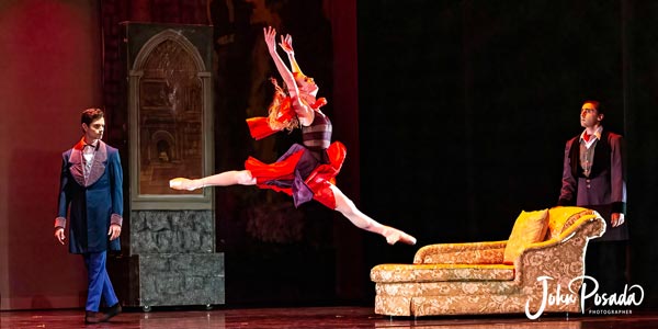 PHOTOS from &#34;Dracula&#34; by The Atlantic City Ballet at The Strand