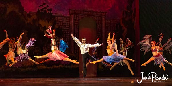 PHOTOS from &#34;Dracula&#34; by The Atlantic City Ballet at The Strand