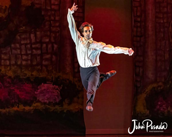 PHOTOS from &#34;Dracula&#34; by The Atlantic City Ballet at The Strand