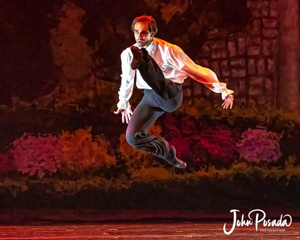 PHOTOS from &#34;Dracula&#34; by The Atlantic City Ballet at The Strand