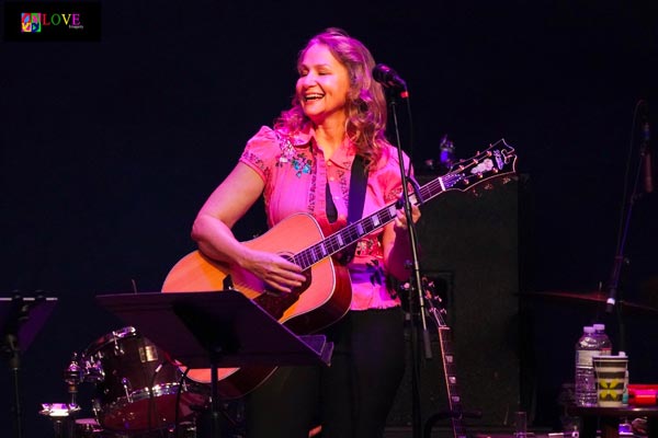 Joan Osborne to Appear on November 17th at Red Bank, NJ’s Vogel Theater