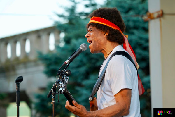 Stanley Jordan Plays Jimi Hendrix LIVE! on the Atlantic City Boardwalk