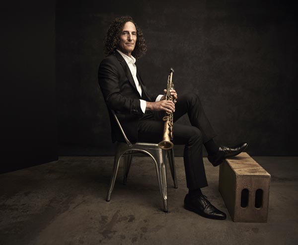 Kenny G’s The Miracles Holiday & Hits Tour 2022 Celebrates the Magic of the Season
