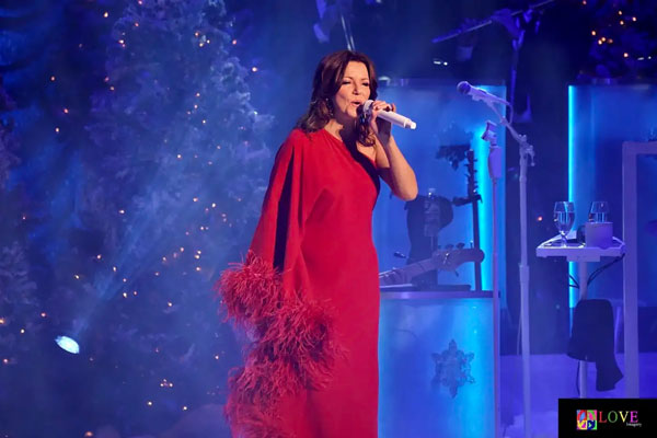 “She Sounds as Good in Person as She Does on Her Records! Martina McBride’s “Joy of Christmas” LIVE! at STNJ