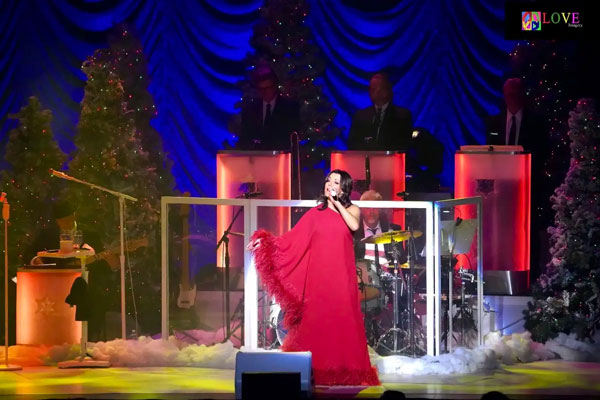 “She Sounds as Good in Person as She Does on Her Records! Martina McBride’s “Joy of Christmas” LIVE! at STNJ