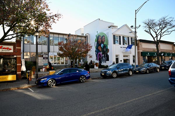 Black Women and Black Suffragists Mural Revealed in Celebration in Englewood