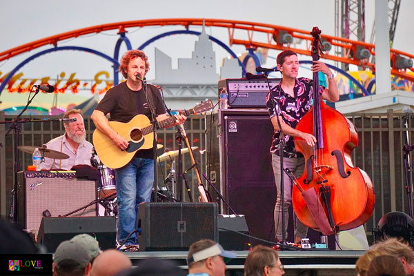 &#34;Pure Feel-Good Music!&#34; Railroad Earth LIVE! in Seaside Heights, NJ