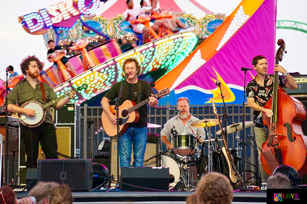 &#34;Pure Feel-Good Music!&#34; Railroad Earth LIVE! in Seaside Heights, NJ