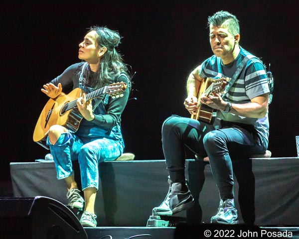 PHOTOS from Rodrigo y Gabriela at NJPAC