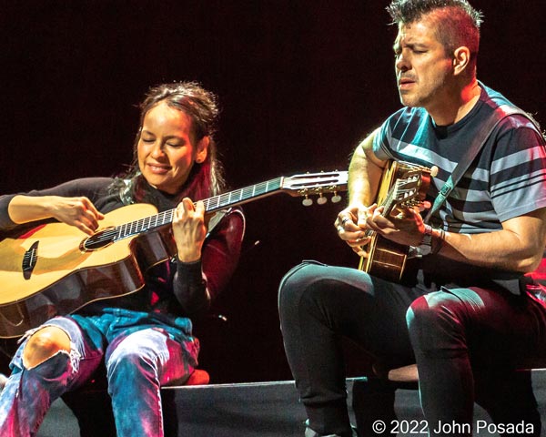 PHOTOS from Rodrigo y Gabriela at NJPAC