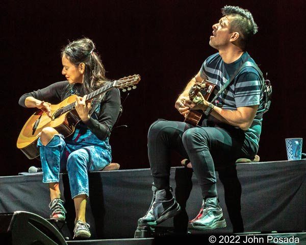 PHOTOS from Rodrigo y Gabriela at NJPAC