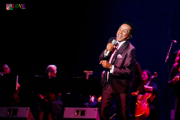 & # 34;  ¡Inmortal!  & # 34;  ¡Smokey Robinson en vivo!  En el Centro Count Basie para las Artes