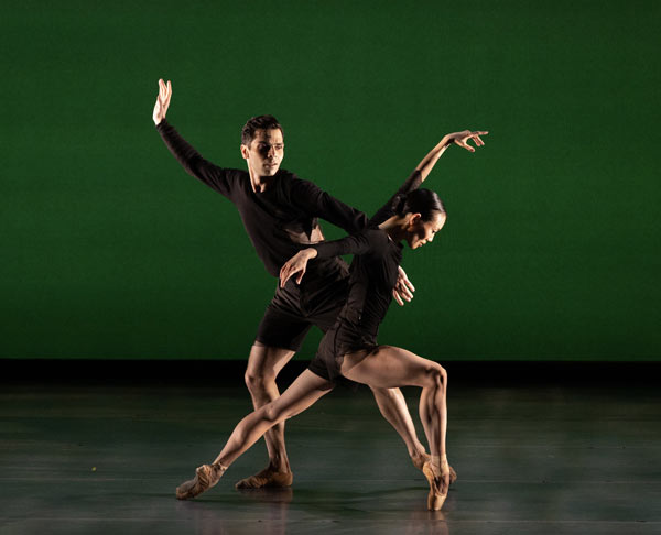 McCarter Theatre presents American Repertory Ballet with &#34;Movin