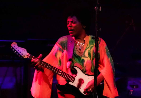 Lizzie Rose Music Room presents Kiss The Sky