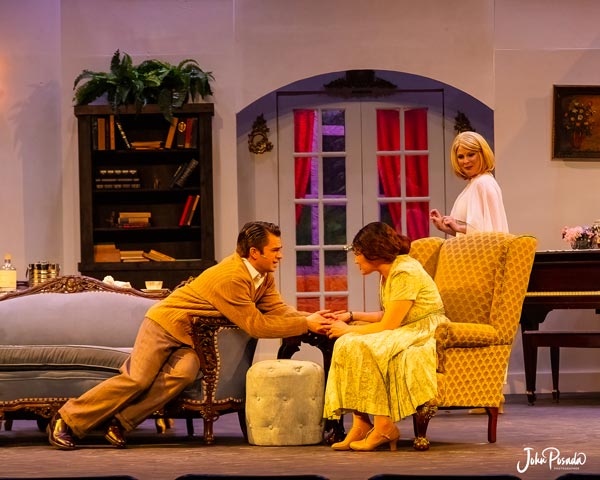 PHOTOS from &#34;Blithe Spirit&#34; at Music Mountain Theatre