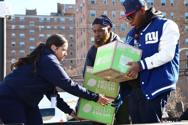 Mayor Baraka Distributes 3,600 Turkeys and Celebrates 2 Millionth Meal Distribution Milestone In Partnership with HelloFresh