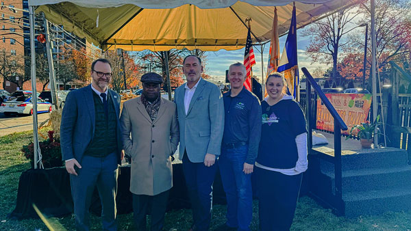 Mayor Baraka Distributes 3,600 Turkeys and Celebrates 2 Millionth Meal Distribution Milestone In Partnership with HelloFresh