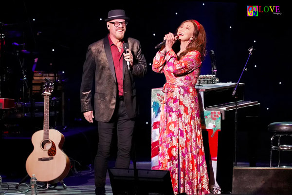 &#34;Holidays and Hits&#34; Pam Tillis and Phil Vassar LIVE! at STNJ