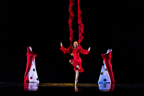 State Theatre New Jersey presents MOMIX: Alice