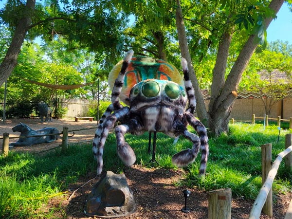 Animatronic Dinosaurs and Giant Bugs Take Over Philadelphia Zoo for Summer, Plus Zoo Key Returns