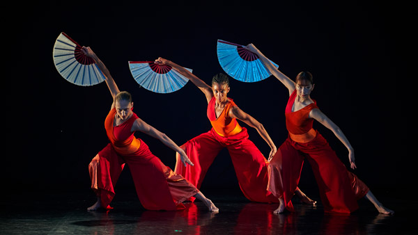 Nai-Ni Chen Dance Company Tells the Story of Chinese New Year’s Origin through Dance