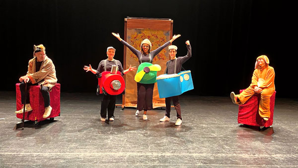 Pushcart Players Presents &#34;Velveteen Rabbit&#34; at Algonquin Arts Theatre